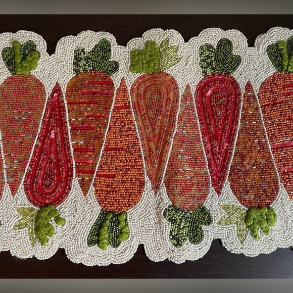 Beaded carrot table runner - Picture 4 of 14